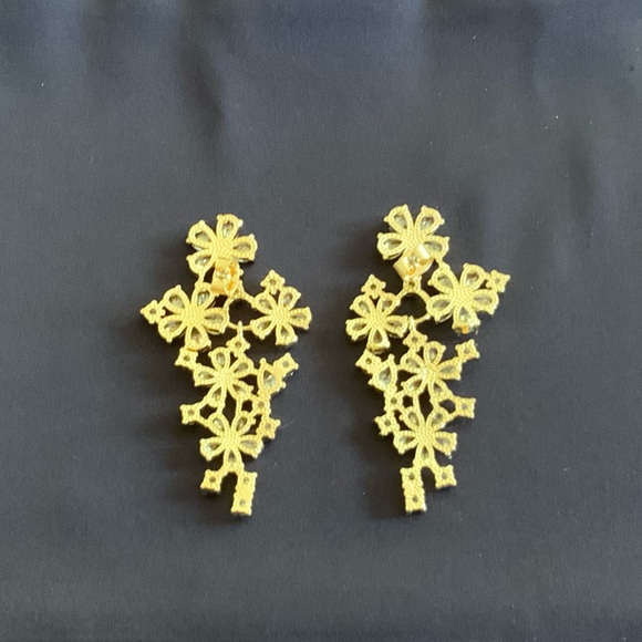 Nordstrom Cubic Zirconia Flower Statement Earrings - Picture 5 of 8